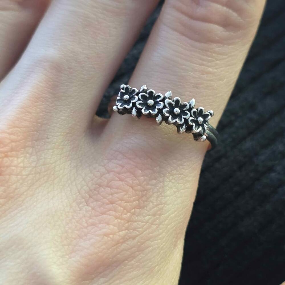 Vintage Sarah Coventry Floral Daisy Ring 1970s Silver Tone Adjustable Band